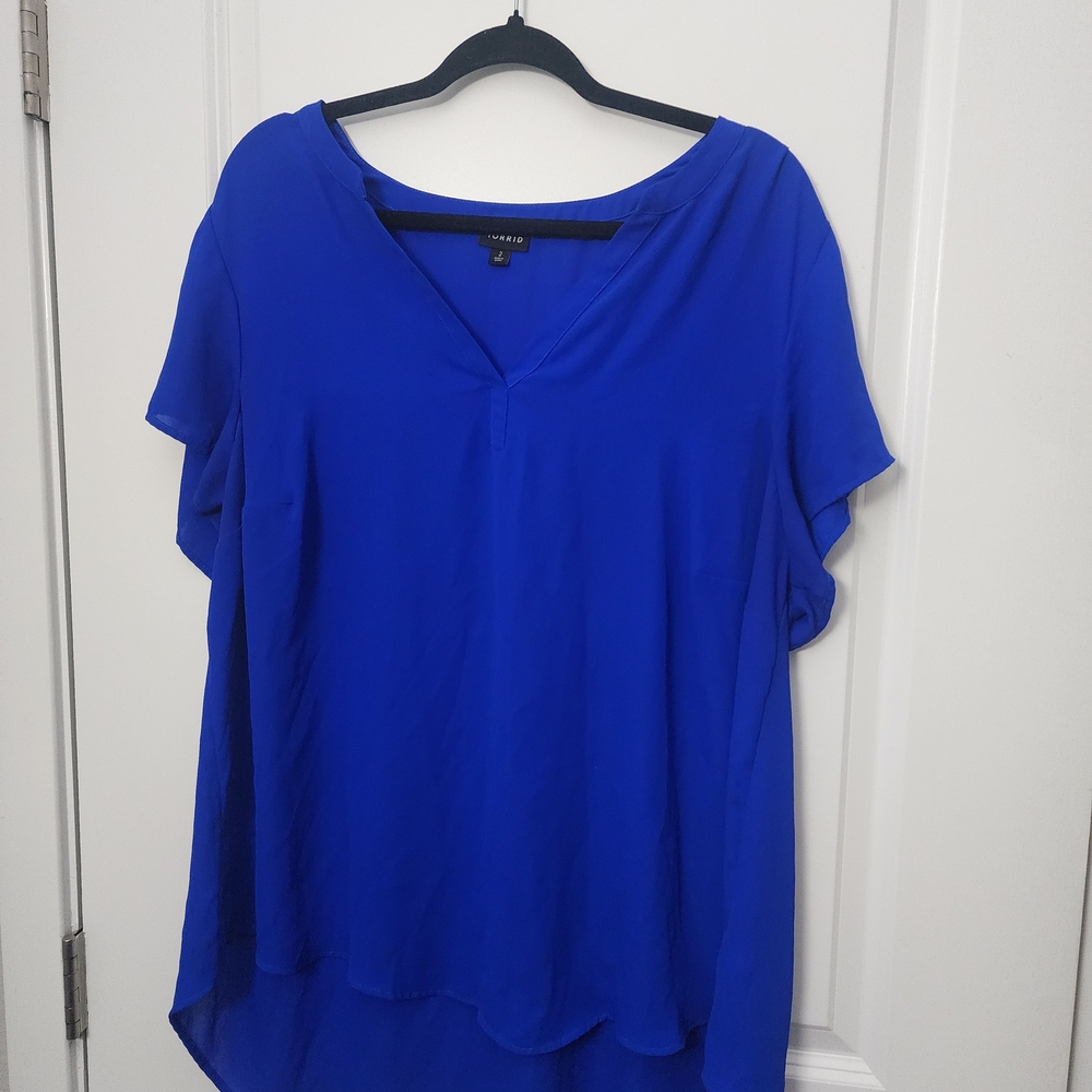 3/$25 Torrid Cobalt Blue V-Neck Flutter Sleeve Blouse - Picture 2 of 4